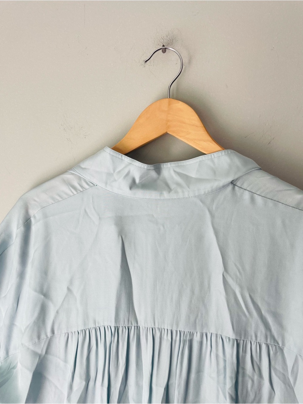 Vince Silk Blend Twill Short Sleeve Blouse - Picture 5 of 6